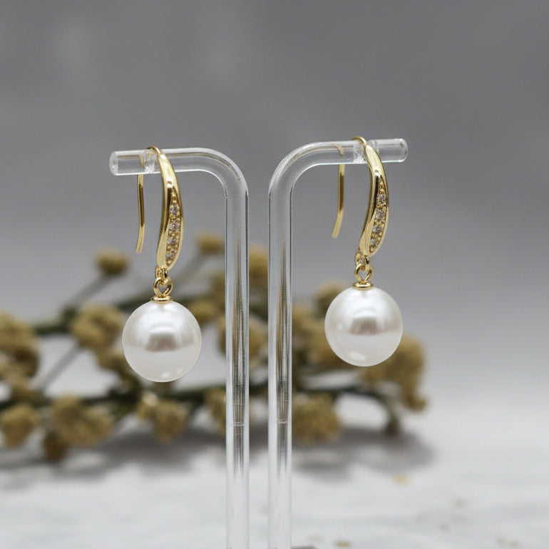 Brinco de Senhora em Ouro Laminado 18k com Pérola Natural do Sul