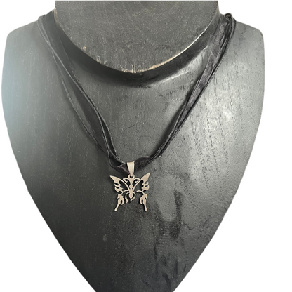 Gargantilha de Senhora com Pendente Borboleta em Aço Inoxidável