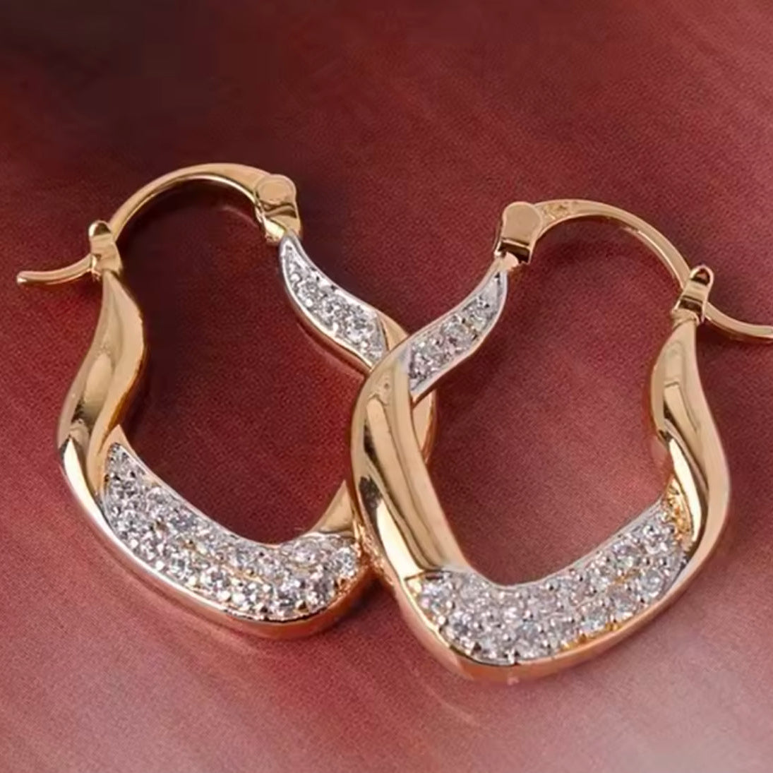 Argolas de Senhora em Ouro Laminado 18K com Zircão