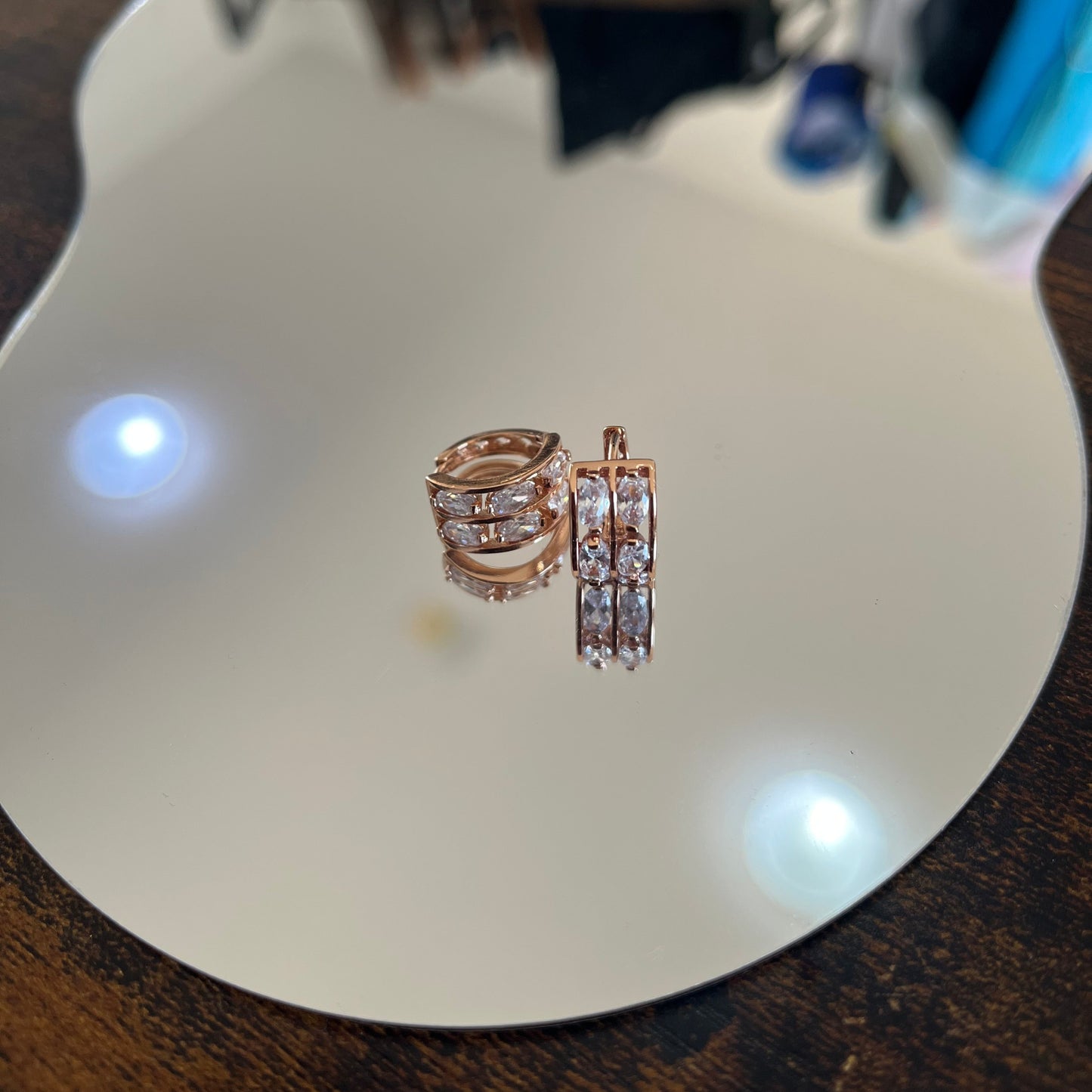 Argolas Ouro Laminado Rosa  14K com Zircões