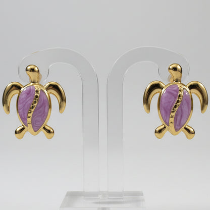 Brincos Sea Turtle Gold & Purple – Simbolismo e Brilho