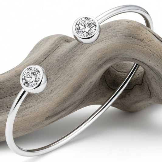 Pulseira Bangle Minimalist Shine – Aço e Zircónia Cúbica