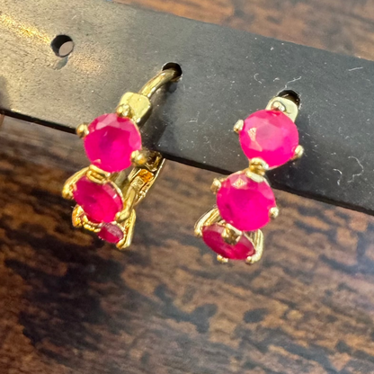 Argolas Pequenas em Ouro Laminado 14K com Rubis