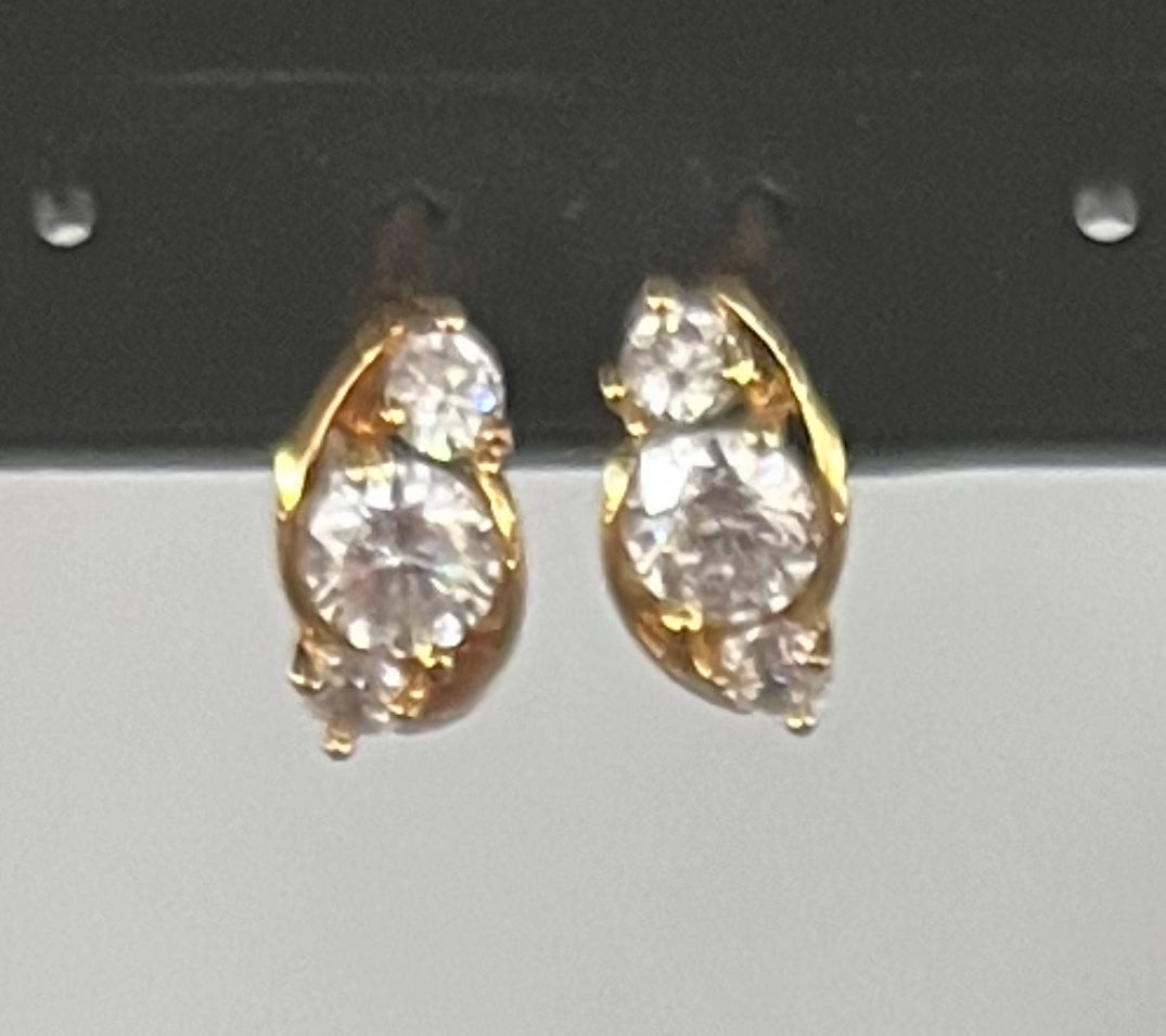 Argolas Pequenas em Ouro Laminado 14K Zircões