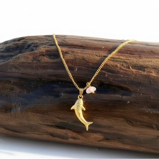 Colar Tubarão &amp; Pedra Natural em Aço Inoxidável Dourado - Mar e Vida.
