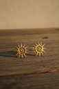 Brincos sol dourado
