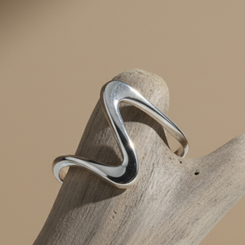 Anel Wave em Aço Inoxidável – Design Orgânico