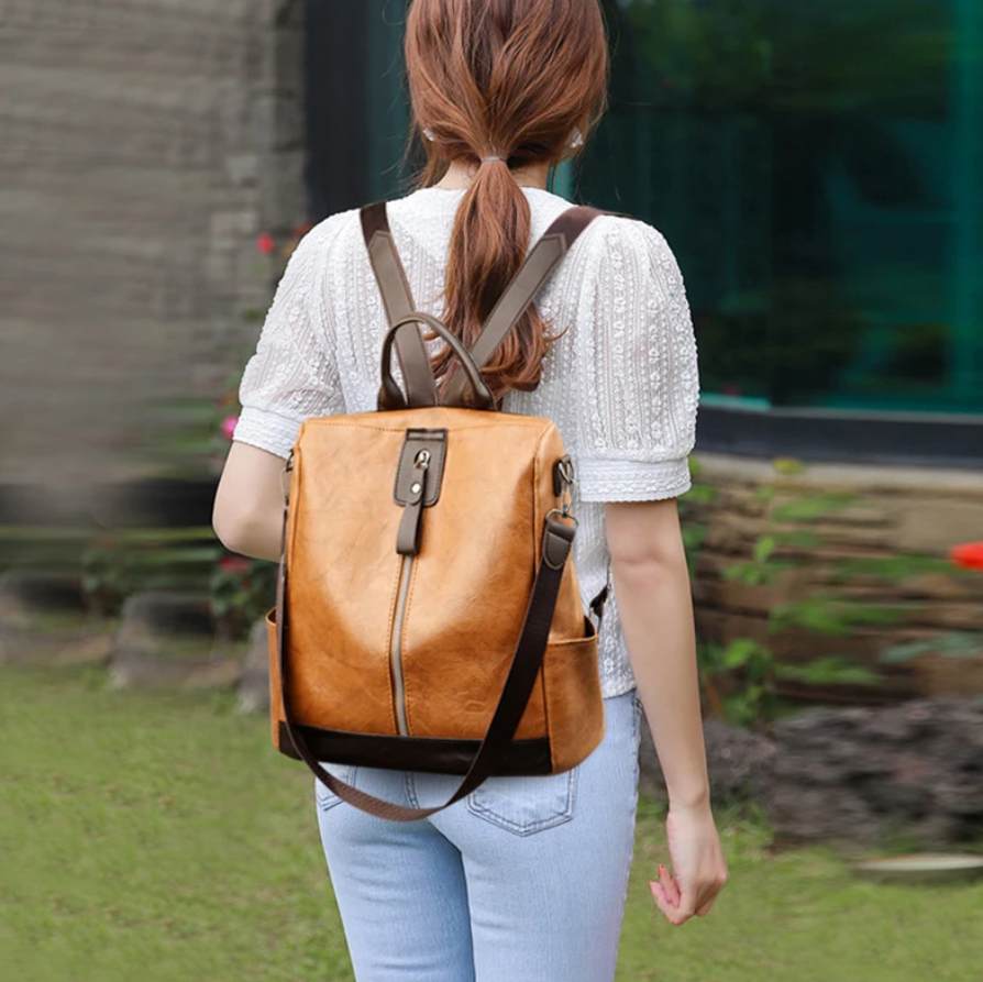 A mochila Urban Vintage adapta-se ao seu ritmo: use-a nas costas para maior conforto ou ao ombro para um look mais clássico de cidade.