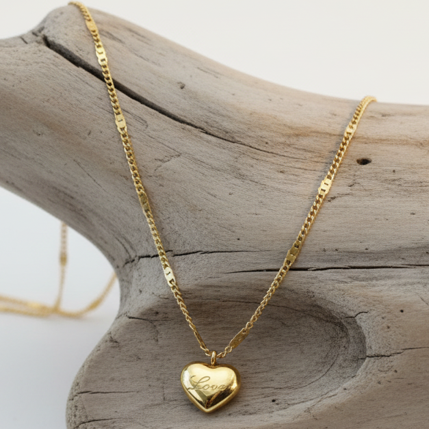 Colar Heart "Love" em Aço 316L – Um Toque de Brilho e Afeto