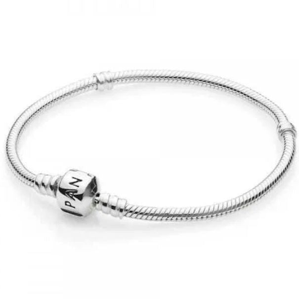 Pandora Letras Pretas