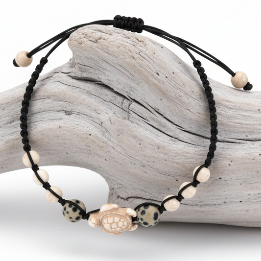 Pulseira Baby Turtle Branca Mar e Vida – Um Toque de Magia Vintage