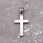 Pigente Cruz em Aço Inoxidável Polido