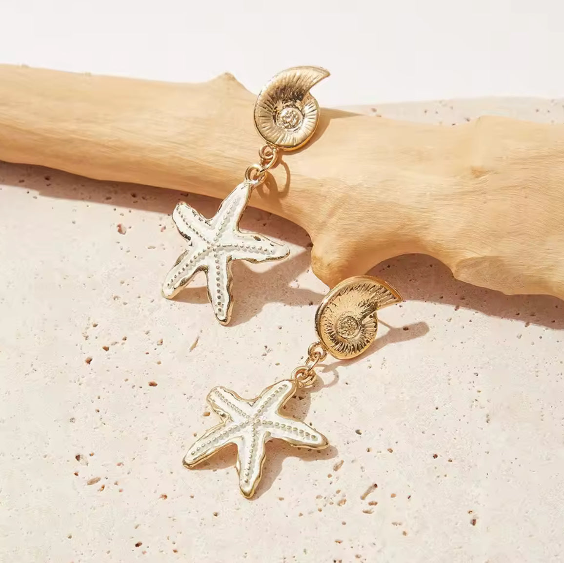 Brinco de Senhora em Aço Inoxidável, Concha com Estrela do Mar Caída