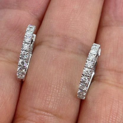 Argolas Pequenas em Ouro Laminado Branco 10k com Zircões