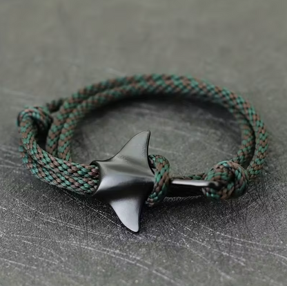 Pulseira Manta Ray Camo – Paracord Verde Militar e Arraia Negra