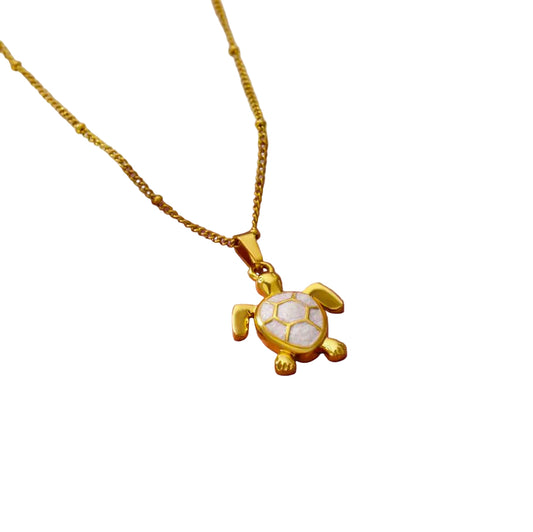 Colar de Senhora com Pingente de Tartaruga Branca em Aço Inoxidável