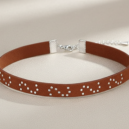 Collier ras-de-cou pour femme en cuir marron avec petites pierres