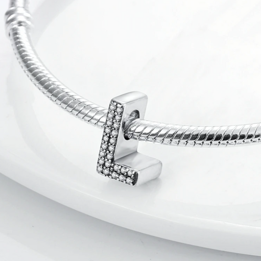 Conta em Prata 925, Letra L