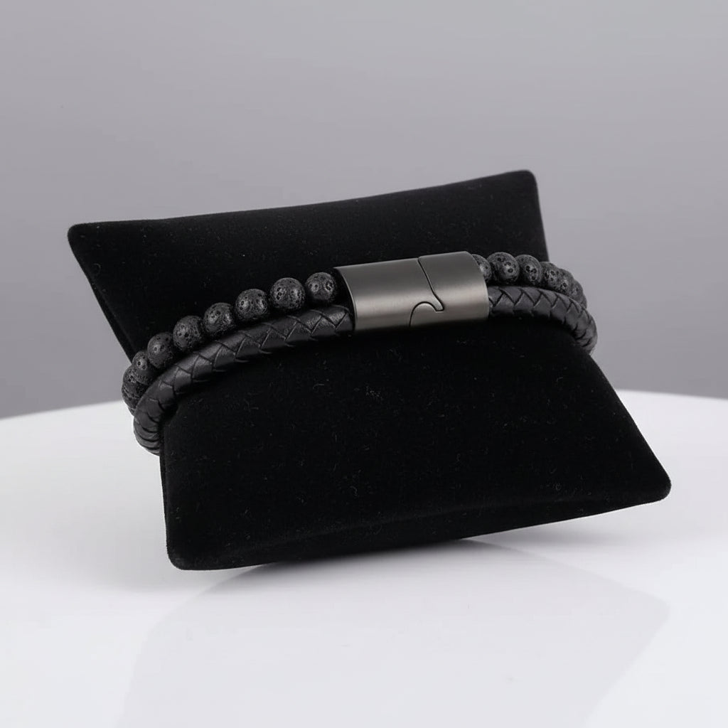 Pulseira Vulcan Deep Black – Pedra Vulcânica & Couro Trançado