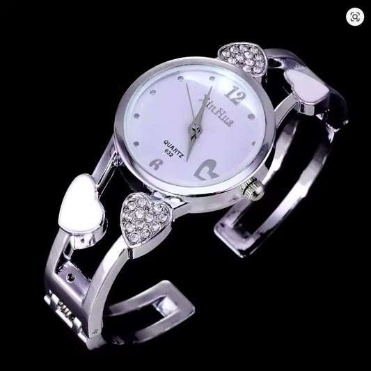 Relógio de Senhora com Pulseira Ajustável em Aço Inoxidável, Coração Prateado
